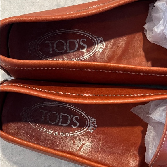 Tod's Tan Leather Loafers women’s size 39 - Picture 2 of 4